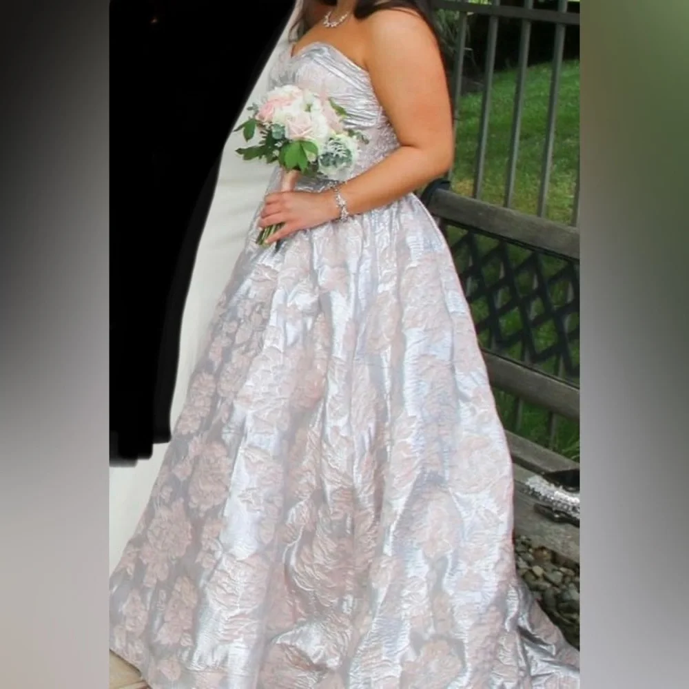 Beautiful silver/light pink Max Duggal floral embossed ball gown. - Picture 2 of 6